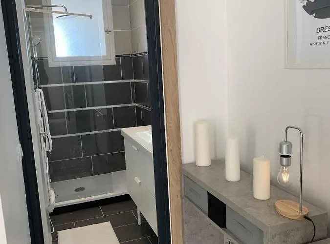 55m² Recouvrance Apartment *